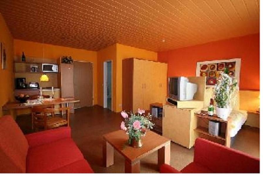 Schadeleben Ferienpark Aparthotel Seeland מראה חיצוני תמונה